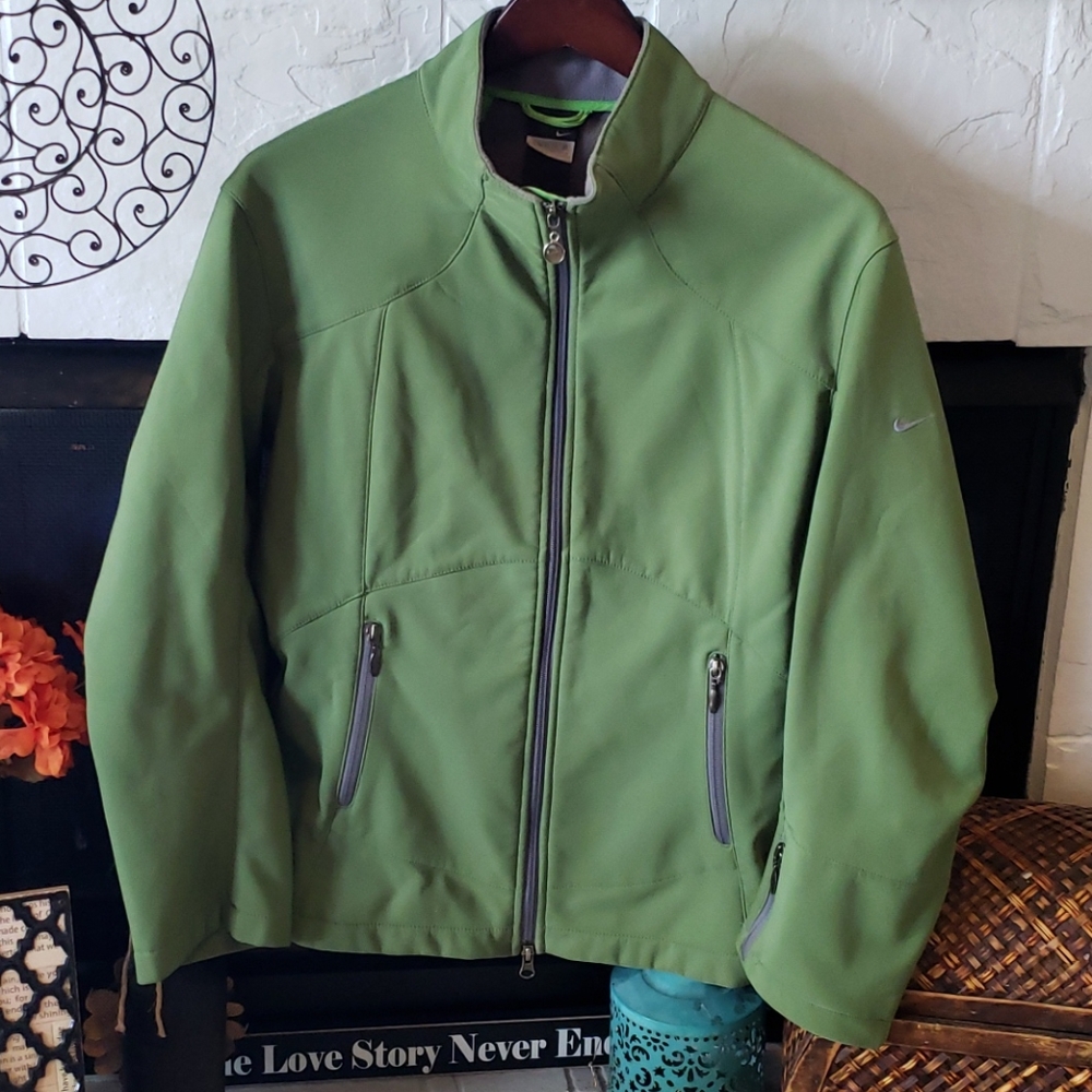 Nike • Lightweight Jacket